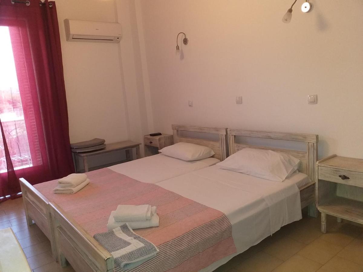 Ψιλή Άμμος Hotel Tolón Buitenkant foto