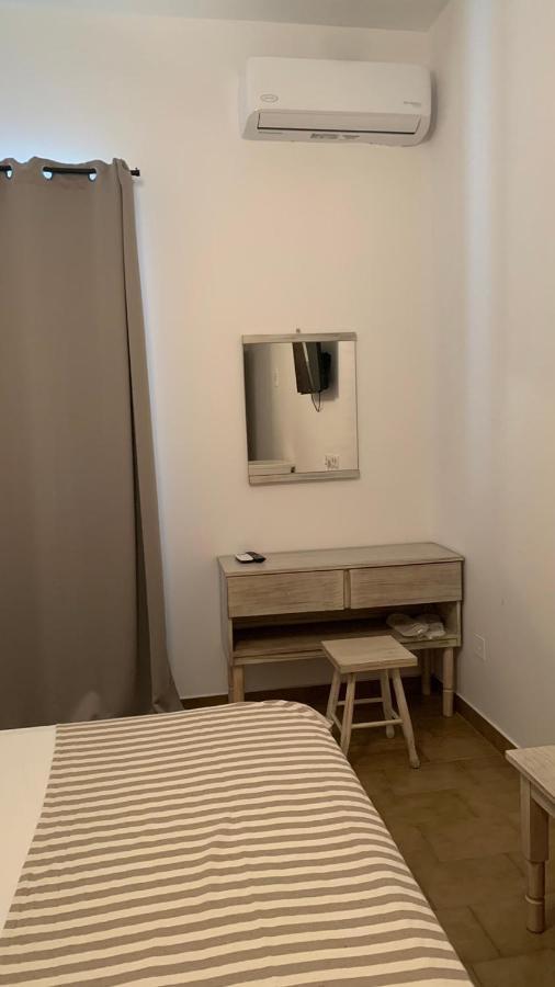 Ψιλή Άμμος Hotel Tolón Buitenkant foto