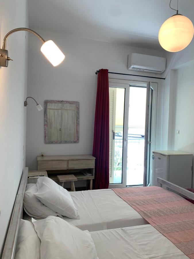 Ψιλή Άμμος Hotel Tolón Buitenkant foto