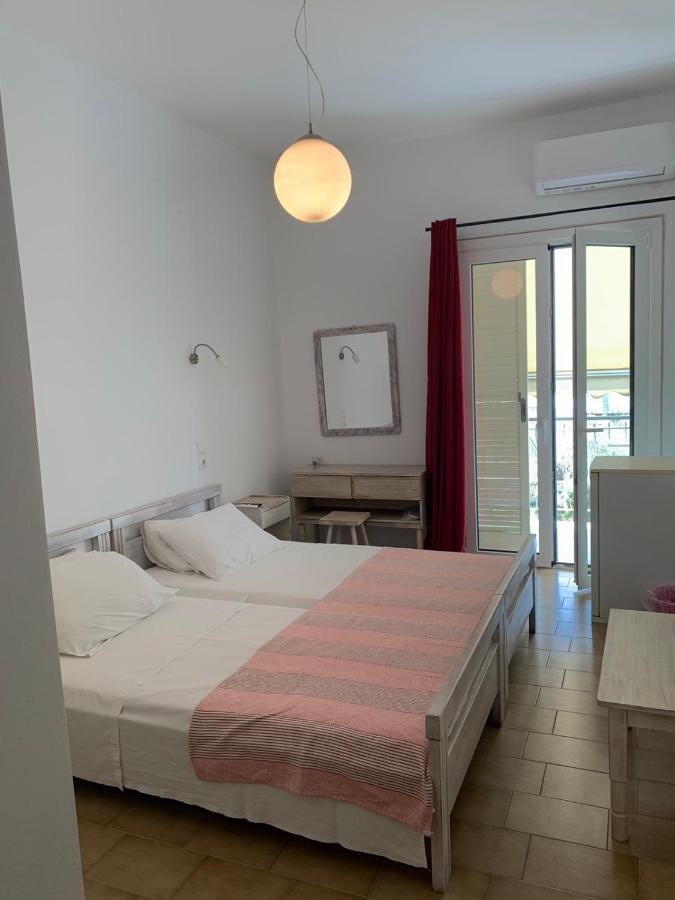 Ψιλή Άμμος Hotel Tolón Buitenkant foto