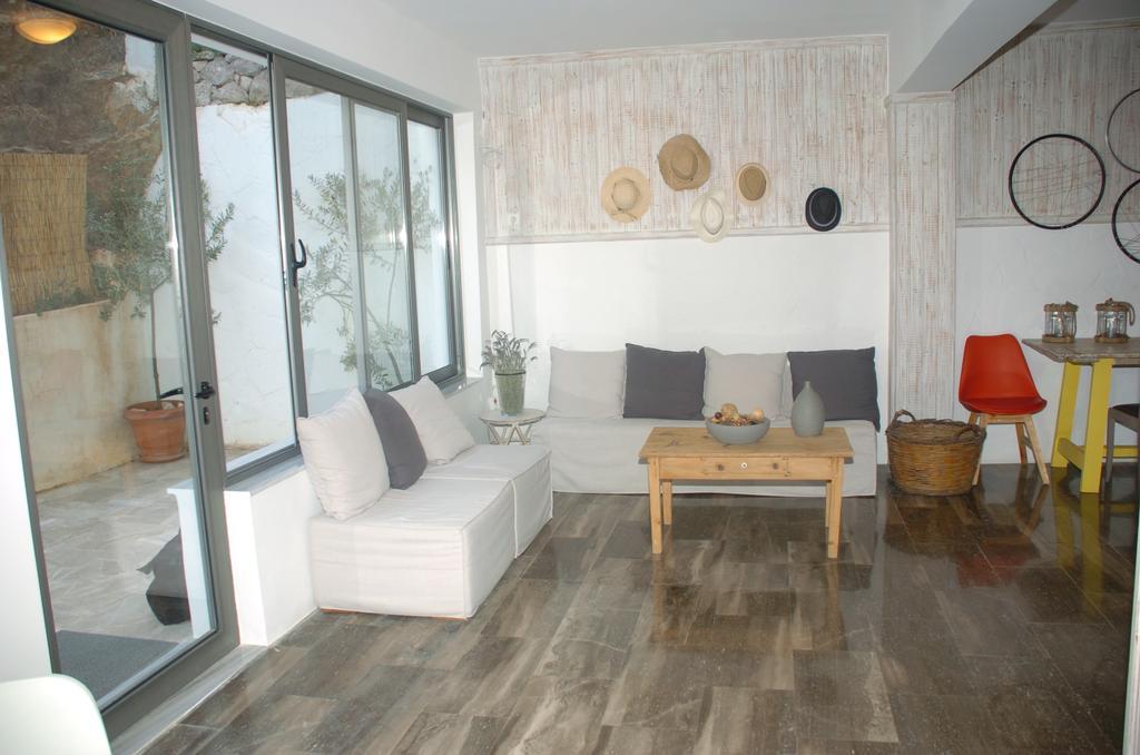 Ψιλή Άμμος Hotel Tolón Buitenkant foto