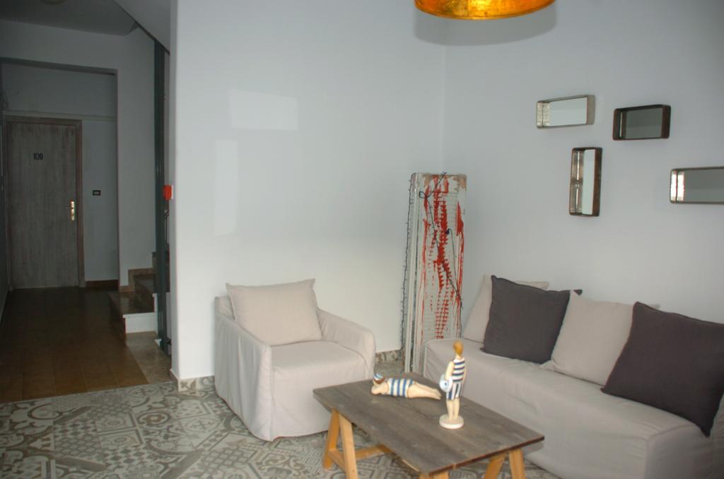 Ψιλή Άμμος Hotel Tolón Buitenkant foto